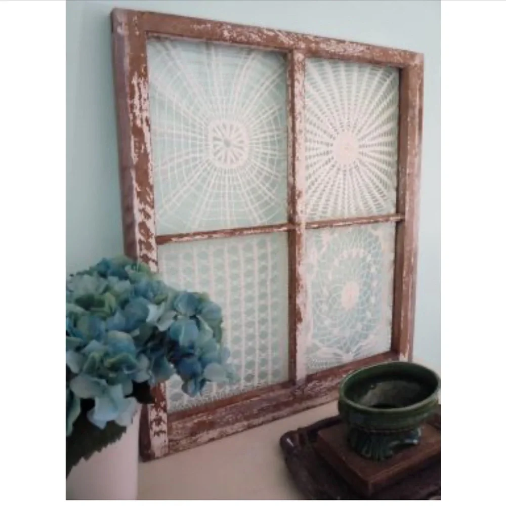 #22 32”x 14.5” Floral doliy with scalloped edges white with water color flowers